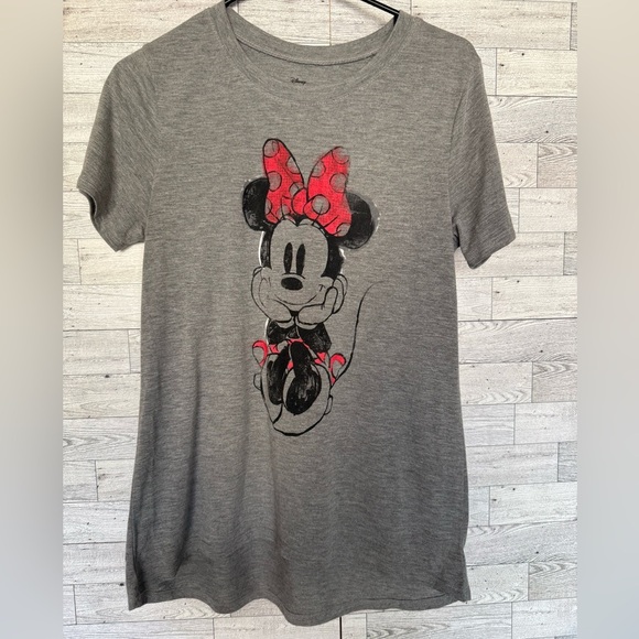 Disney Tops - Disney Minnie Mouse Shirt